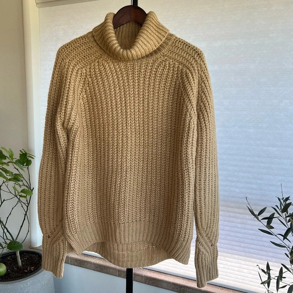Moussy Oversized Chunky Mohair Turtleneck Sweater Beige Small Classic Cozy Chic - Picture 1 of 5